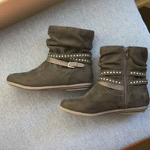 Kohl’s size 2 Medium girls black boots